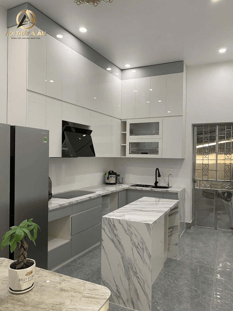 tủ bếp có bàn đảo