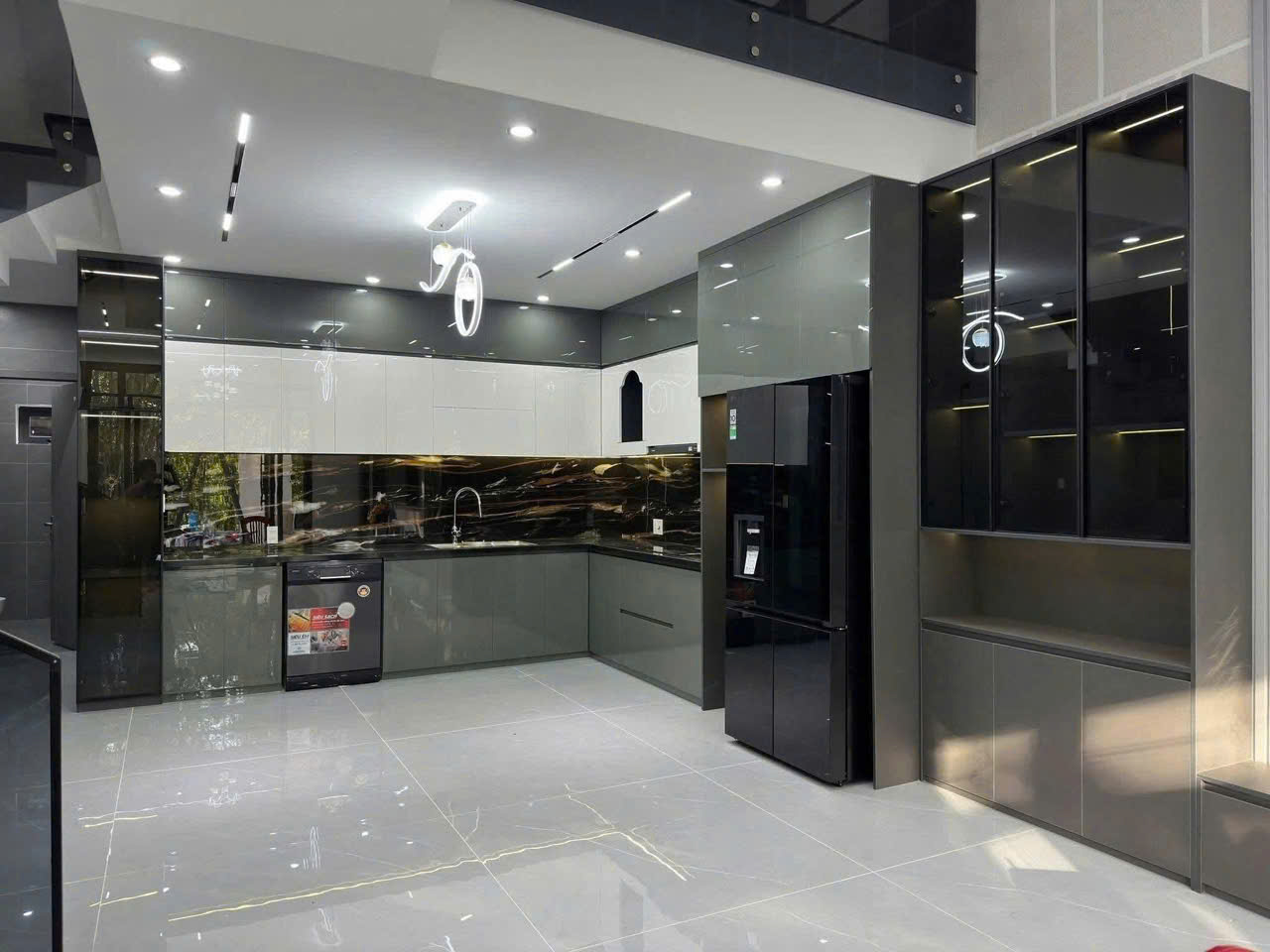 TỦ BẾP NHỰA - TBN12