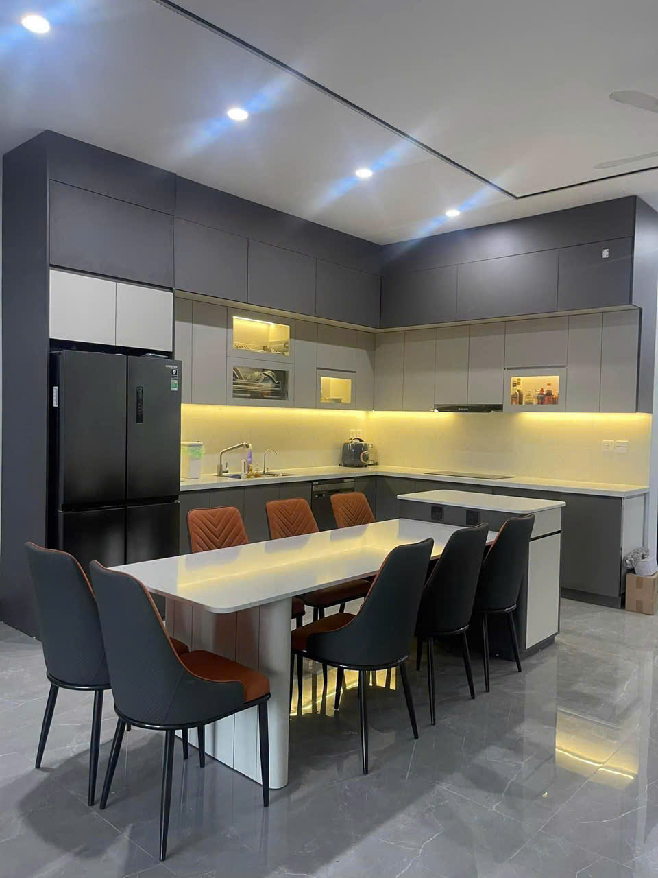 TỦ BẾP NHỰA - TBN21